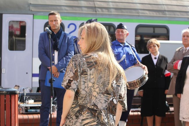 Zbrodnia na dworcu upamiętniona (zdjęcia)