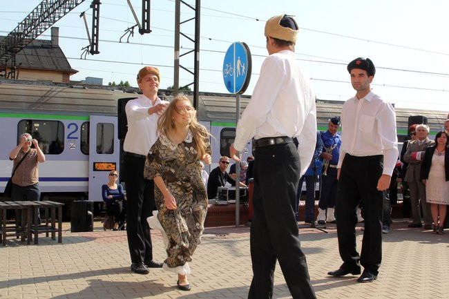 Zbrodnia na dworcu upamiętniona (zdjęcia)