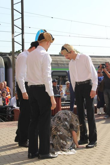 Zbrodnia na dworcu upamiętniona (zdjęcia)