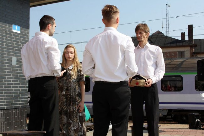 Zbrodnia na dworcu upamiętniona (zdjęcia)