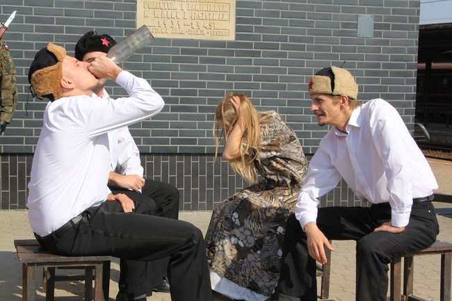 Zbrodnia na dworcu upamiętniona (zdjęcia)