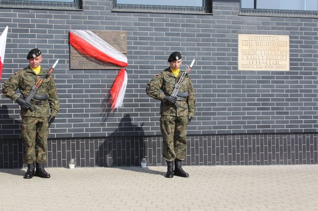 Zbrodnia na dworcu upamiętniona (zdjęcia)