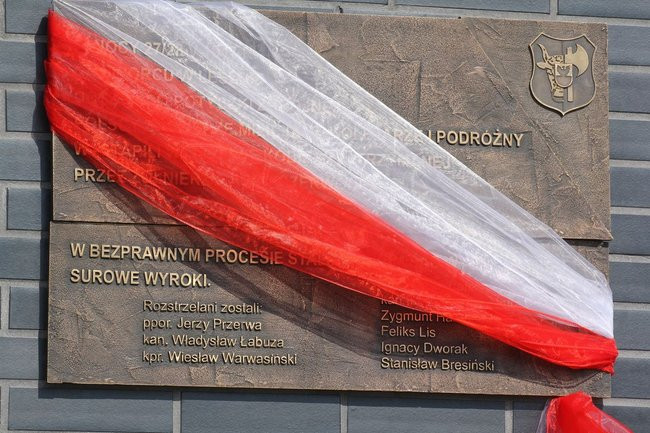 Zbrodnia na dworcu upamiętniona (zdjęcia)