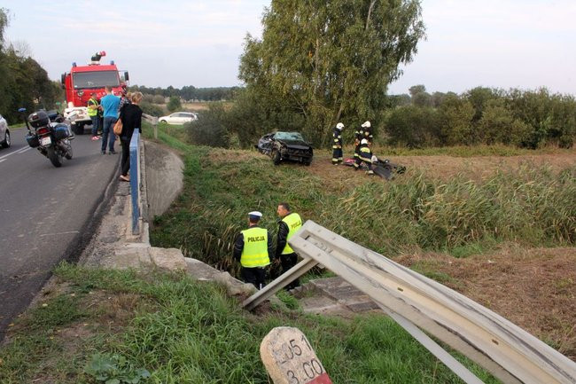 Dachowanie w kanale (zdjęcia)