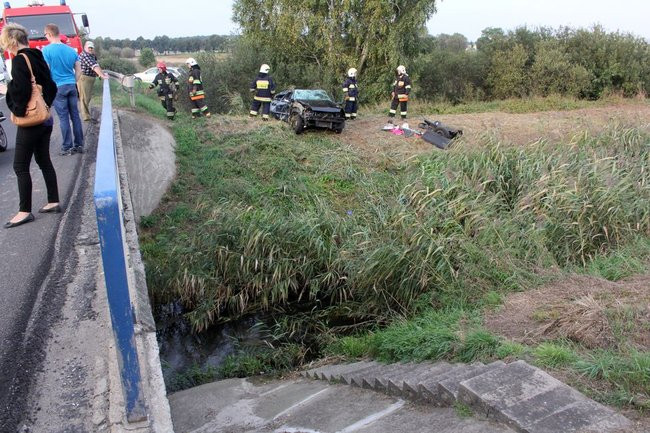 Dachowanie w kanale (zdjęcia)