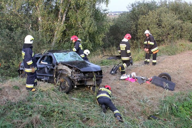 Dachowanie w kanale (zdjęcia)