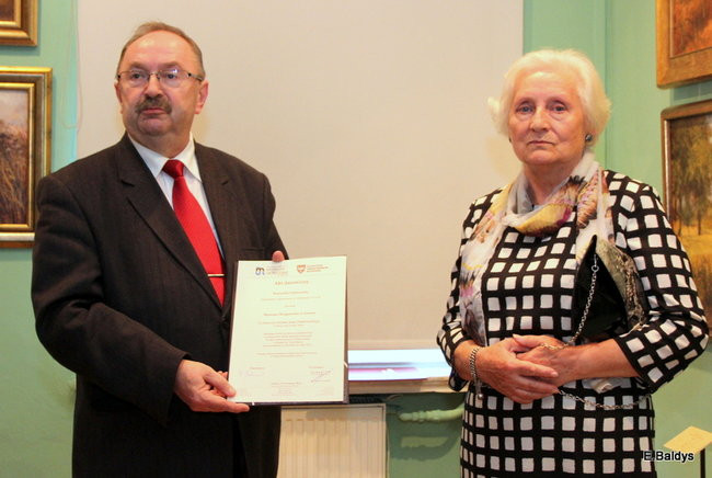 Podarowała muzeum 11 obrazów