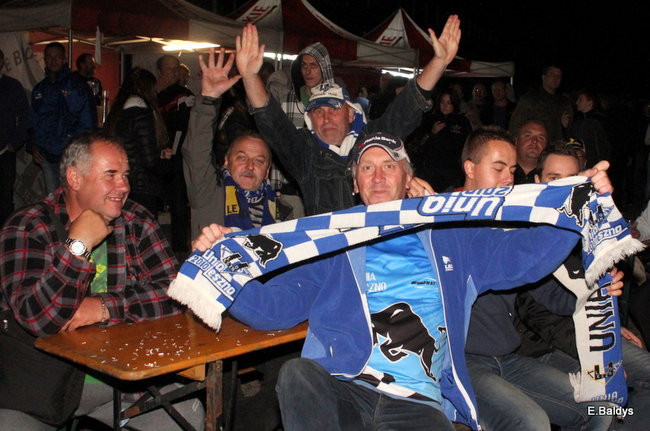 Radość w strefie kibica (zdjęcia)