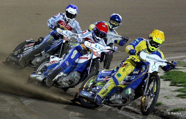 Unia wygrała dwoma punktami! (zdjęcia)