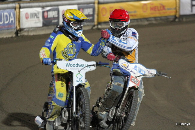 Unia wygrała dwoma punktami! (zdjęcia)