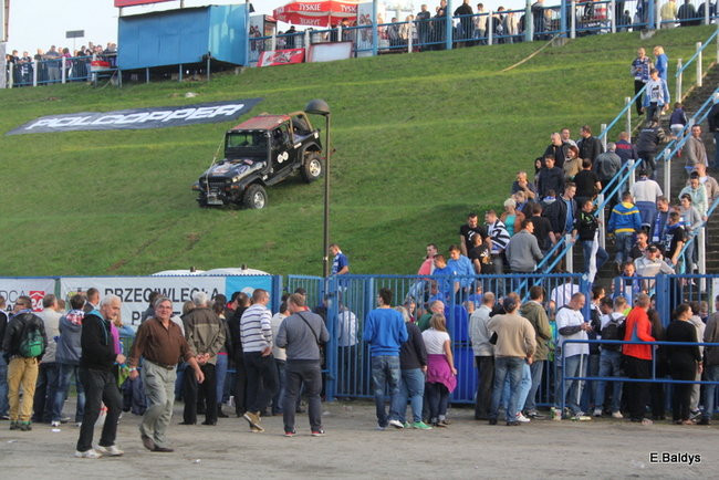 Kibice siedzieli na schodach (dużo zdjęć)