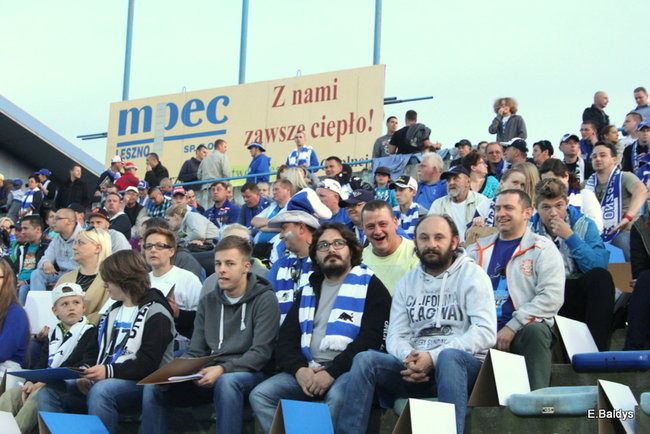 Kibice siedzieli na schodach (dużo zdjęć)