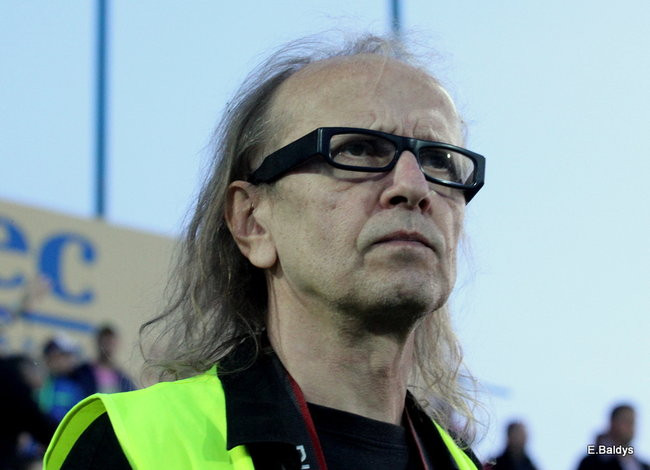 Kibice siedzieli na schodach (dużo zdjęć)