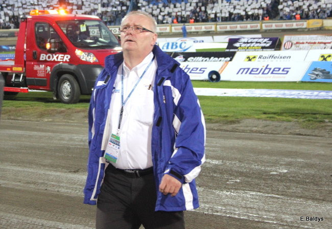 Kibice siedzieli na schodach (dużo zdjęć)