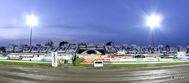 Kibice siedzieli na schodach (dużo zdjęć)