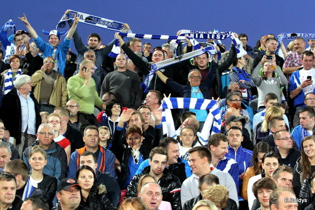 Kibice siedzieli na schodach (dużo zdjęć)