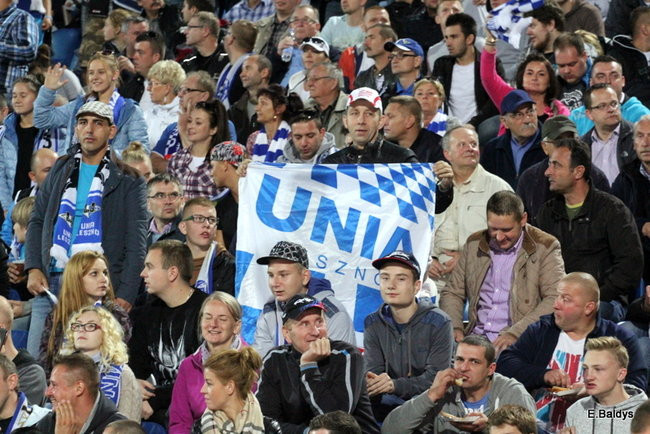 Kibice siedzieli na schodach (dużo zdjęć)