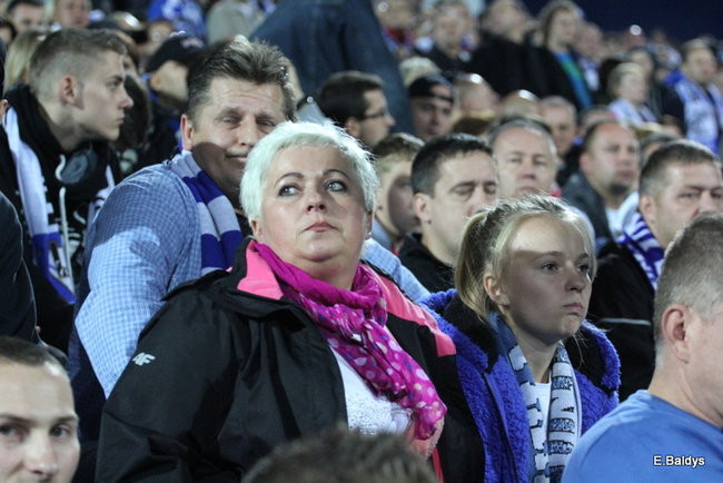 Kibice siedzieli na schodach (dużo zdjęć)