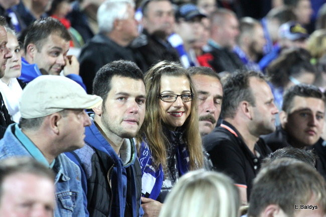 Kibice siedzieli na schodach (dużo zdjęć)