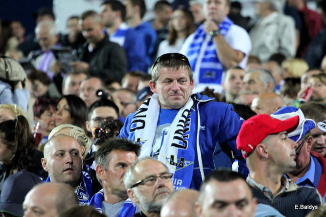 Kibice siedzieli na schodach (dużo zdjęć)