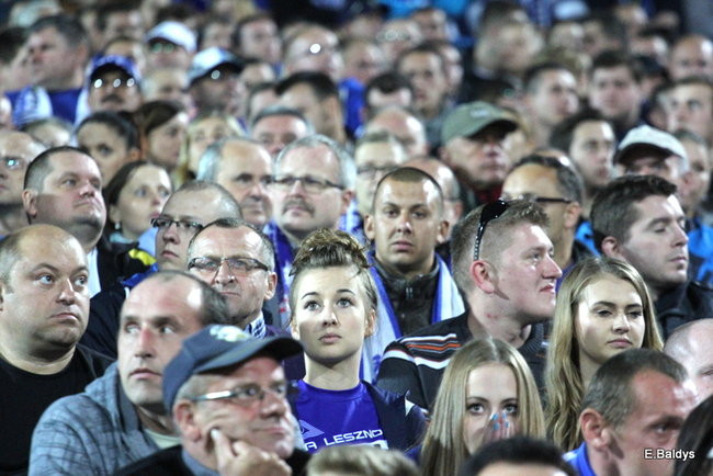 Kibice siedzieli na schodach (dużo zdjęć)