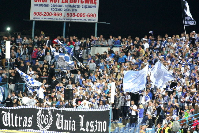 Kibice siedzieli na schodach (dużo zdjęć)