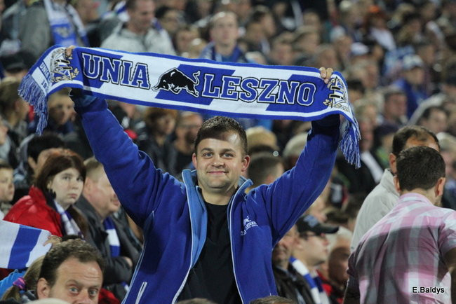 Kibice siedzieli na schodach (dużo zdjęć)