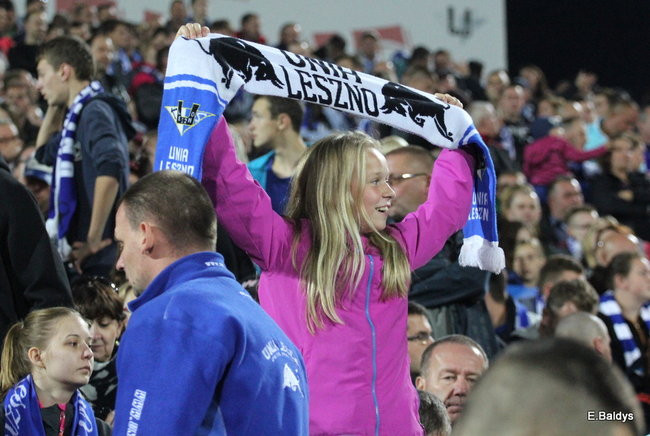 Kibice siedzieli na schodach (dużo zdjęć)