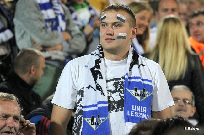 Kibice siedzieli na schodach (dużo zdjęć)