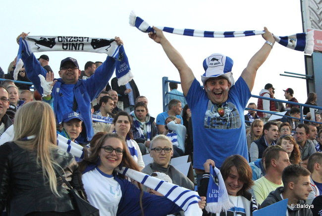 Kibice siedzieli na schodach (dużo zdjęć)