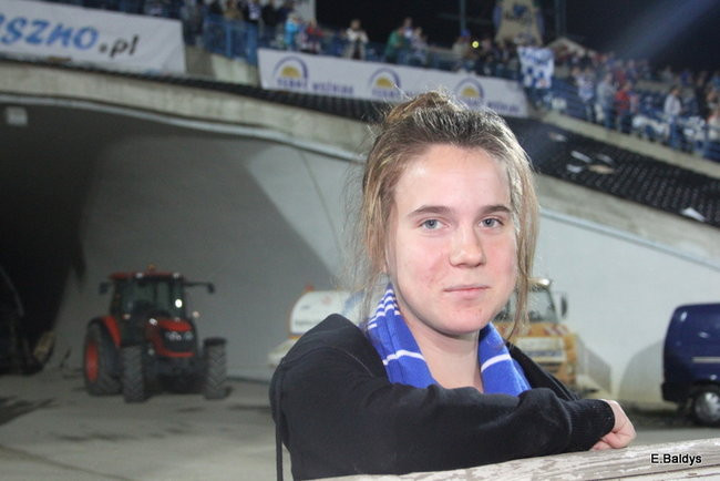 Kibice siedzieli na schodach (dużo zdjęć)