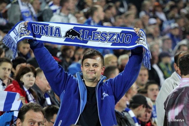 Kibice siedzieli na schodach (dużo zdjęć)