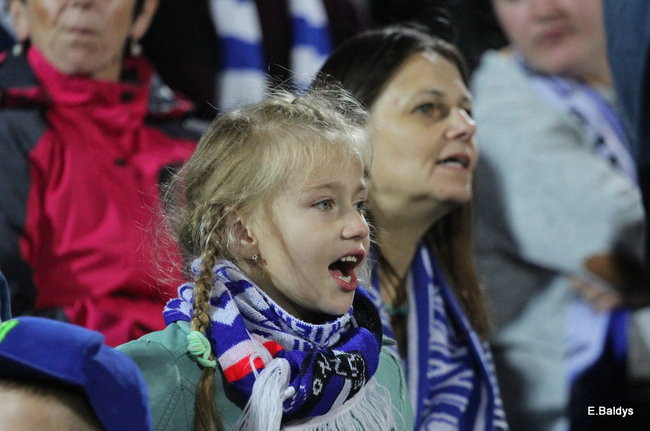 Kibice siedzieli na schodach (dużo zdjęć)