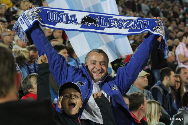 Kibice siedzieli na schodach (dużo zdjęć)