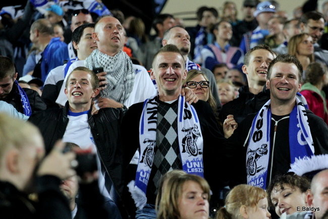 Kibice siedzieli na schodach (dużo zdjęć)