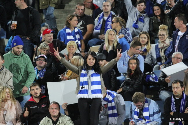 Kibice siedzieli na schodach (dużo zdjęć)