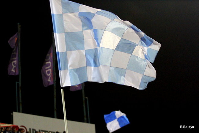 Kibice siedzieli na schodach (dużo zdjęć)