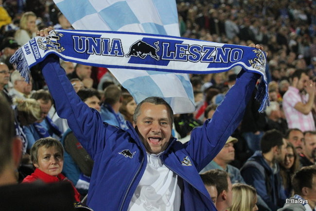 Kibice siedzieli na schodach (dużo zdjęć)