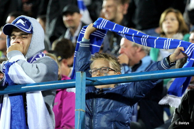 Kibice siedzieli na schodach (dużo zdjęć)