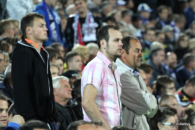 Kibice siedzieli na schodach (dużo zdjęć)