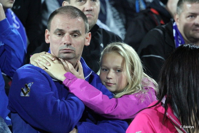 Kibice siedzieli na schodach (dużo zdjęć)