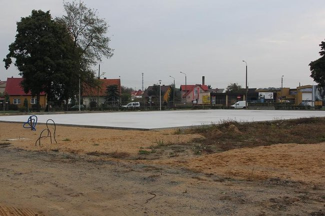 Dziś minął termin zakończenia budowy lodowiska (zdjęcia)