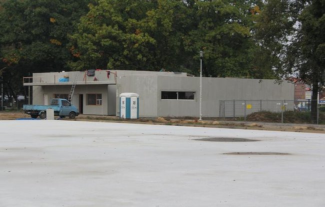 Dziś minął termin zakończenia budowy lodowiska (zdjęcia)