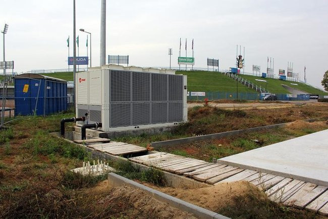 Dziś minął termin zakończenia budowy lodowiska (zdjęcia)