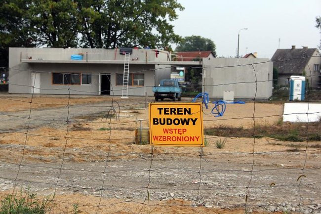 Dziś minął termin zakończenia budowy lodowiska (zdjęcia)