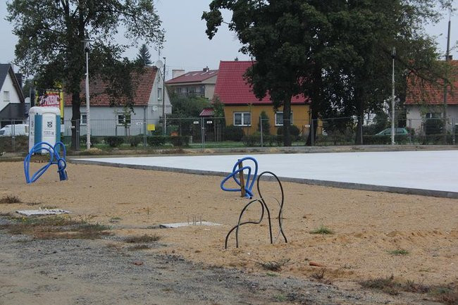 Dziś minął termin zakończenia budowy lodowiska (zdjęcia)