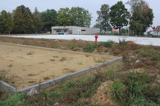 Dziś minął termin zakończenia budowy lodowiska (zdjęcia)