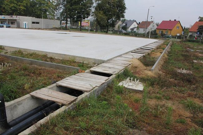 Dziś minął termin zakończenia budowy lodowiska (zdjęcia)