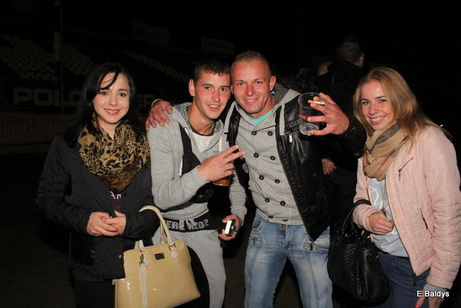 Tłumy w strefie kibica (zdjęcia)