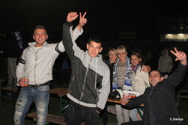 Tłumy w strefie kibica (zdjęcia)